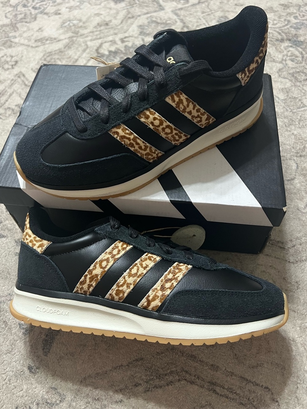 Adidas Run 70s 2.0 Women's sneakers in Core Black/ Preloved Brown/ Magic Beige